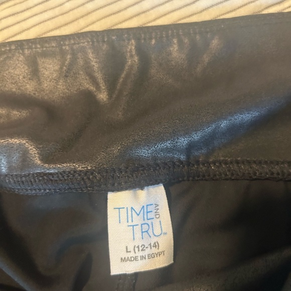 Faux leather leggings - Picture 2 of 2